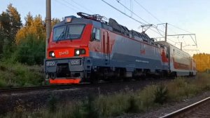 эп 20 - 026 с двухэтажным поездом Москва - Петрозаводск