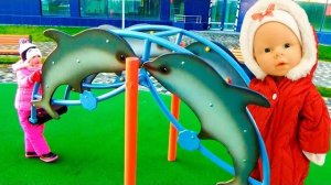 Беби Борн на детской площадке Гуляем с куклой Беби Борн