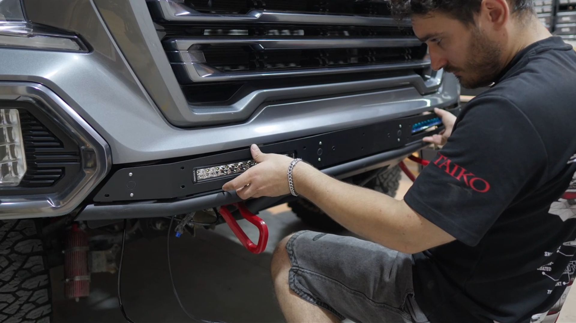 Установка силового переднего бампера BMS SPORT для GMC Sierra 2018-2022
