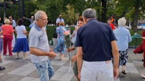 ЧЕРЕМУХА ЦВЕТЕТ БЕЛЫМ ЦВЕТОМ ТАНЦЫ ХАРЬКОВ 2026