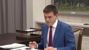 Владимир Путин встретился с губернатором Красноярского края Михаилом Котюковым.