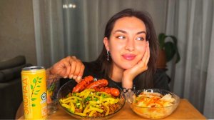 МУКБАНГ | ЧЕРНАЯ ЛАПША СОСИСКИ ЭКОНАД |