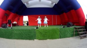 15_Ксения и Таисия Петровы, композиция «Лето»