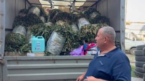 Наш Батя 🥰 приехал в ресторанчик.  Привёз нашу с вами закупку и вашу заботу, мотоциклы..