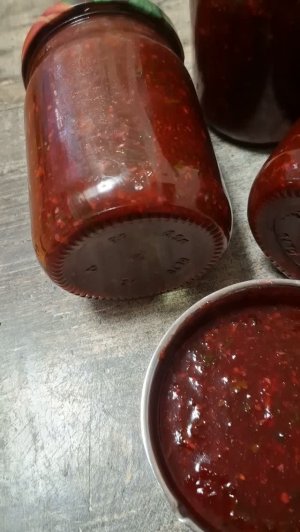 Варенье для брутальных мужчин-соус Ткемали, из красных слив