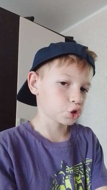 младший построил шлаш ❌