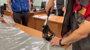 Пресс для ручной развальцовки люверсов