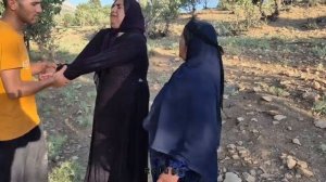 Женщина, которая живет у меня дома, влюбилась в старика.