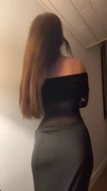 Девушка в черном