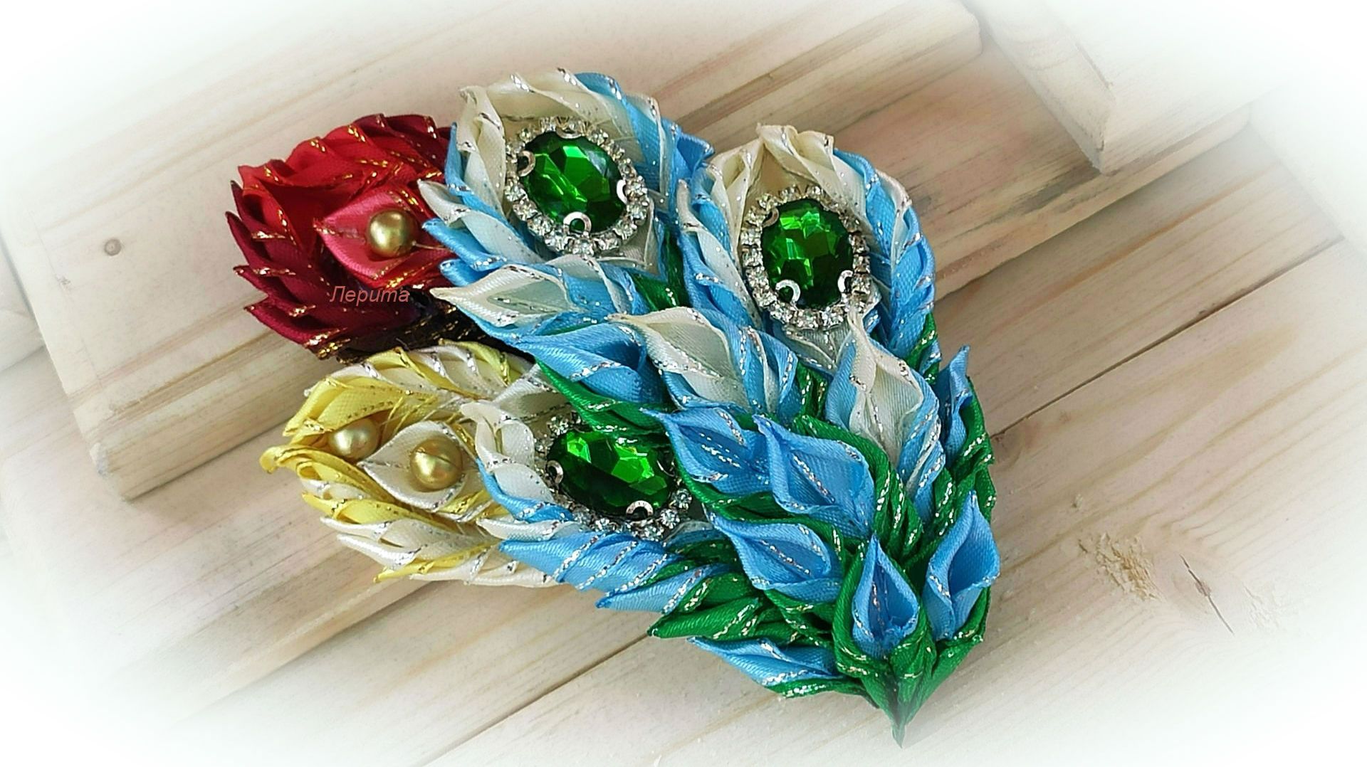 Брошь из атласных лент своими руками.
