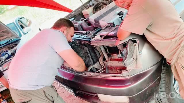 Петя с матами разбирает крузак