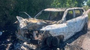 Харьков. Сгорел заживо хряк ТЦК и полицейская тачка. Грустно и траурно. Больше всего грустят местные