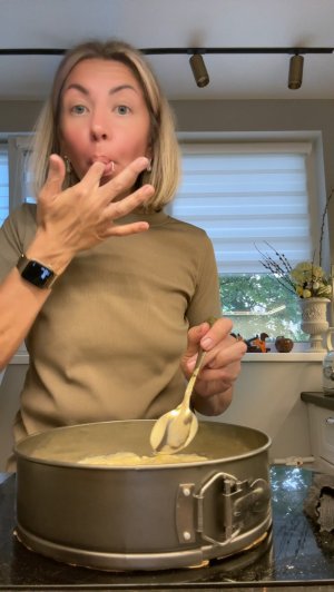 ШАРЛОТКА на КЕФИРЕ!!!😋 Готовлю и болтаю 😌