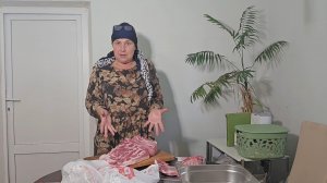 Светофор, мясо, кормят население, не ожидала такого