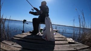 КИНУЛ В ЛУЖУ ПОПЛАВОК,ГДЕ РЫБА КИШИТ!карась,щуки,красноперка! Рыбалка на поплавок.