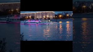 Летний вечер!Пушкинская набережная в парке Горького.Москва.
