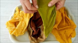 Покрасила лоскуты натуральными красителями, чаем и куркумой. Осенний проект, салфетка с листьями.