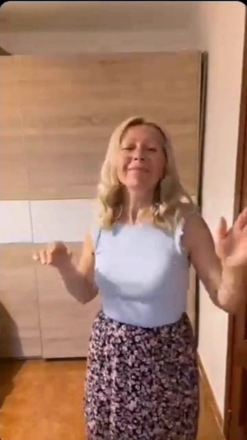 Железную и самодостаточную всё достало😏😂