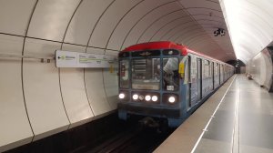 Метро Москвы большая красивая подборка проезд пассажирских поездов