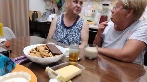 В гостях у племянницы,пьём чай.