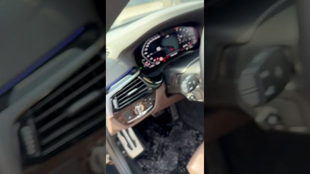 BMW G30 2021 530I