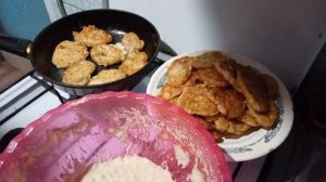 Оладьи из кабачка и адыгейского сыра . Доча готовит  . Кизил засахарила. Кулинария.