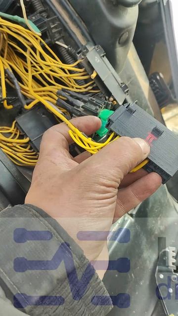 Как выглядит финальная Ёлочка массива проводов на разъёме.. По-моему отлично выглядит!