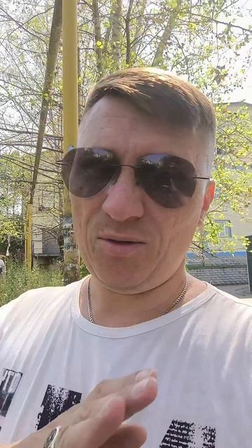 Богатым нельзя завидовать, они живут проклятой жизнью, заявили в РПЦ