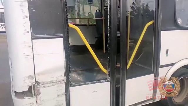 Автобус и самосвал столкнулись в Братске! Есть пострадавшие
