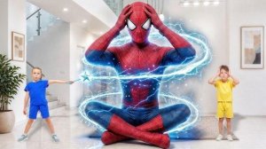 Игрушки-супергерои ожили по всему дому!