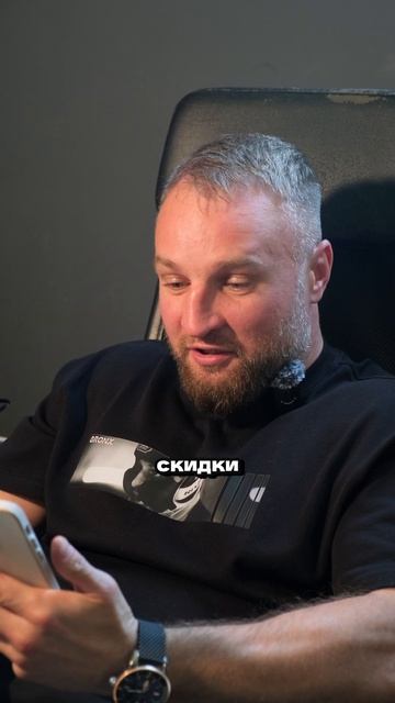 Говорят, знакомства решают всё. 😏