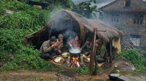 Лучшая жизнь в гималайской горной деревне Непала | Сильный дождливый день — документальное видео