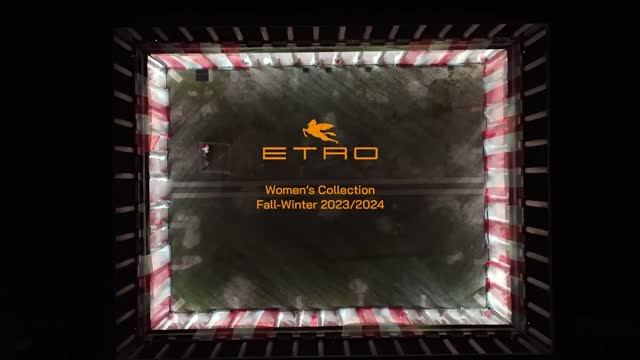 Показ женской коллекции Etro осень-зима 2023-2024