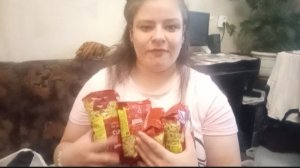 Купила продуктов на 2000 тысячи рублей. В магазине пятёрочка