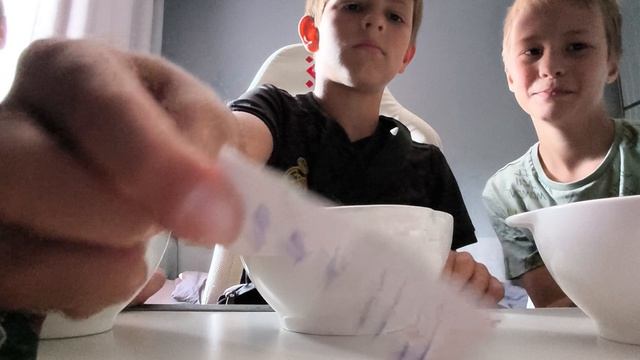 играем лизни ничего или съешь
