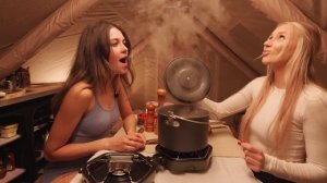 ❤️ Ночевка в палатке холодной дождливой ночью | Дровяная печь, приготовление пищи и отдых на природе