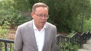 В Каменске-Уральском ограничили доступ к лестнице по улице Кирова.