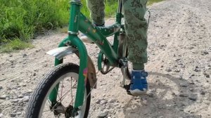 Ты в детстве поехал кататься на велосипеде с другом