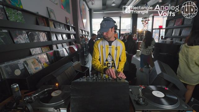 Mykyta @ Themuddshow X Analog Volts X Rectangle Triangle
