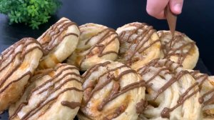Нежнейшие и хрустящие булочки с бананом и шоколадом