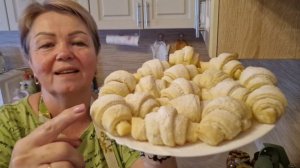 ПЕКУ КРУАССАНЫ ИЗ СЛОЁНОГО ПОКУПНОГО ТЕСТА.ЛЁШИК В ВОСТОРГЕ.