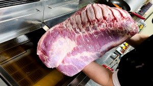 Обжаренная во фритюре цельная свиная грудинка, Свиная грудинка Мишлен