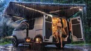 🚗☔️ Путешествие на Kia PV5 Cargo Van с установкой тента на 270° для кемпинга в дождливую погоду
