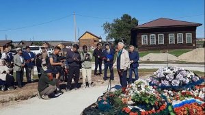 Митинг и возложение цветов к могиле Первого Президента РС (Я) М.Е. Николаева 04 августа 2026 года