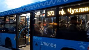Автобус МАЗ-206.486 следует по маршруту 371