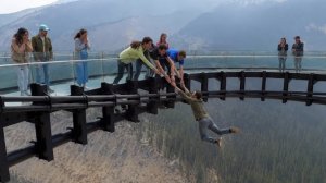 10 Самых страшных стеклянных мостов.