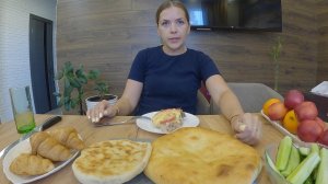 Мукбанг ОСЕТИНСКИЕ ПИРОГИ МЯСО ПО-ФРАНЦУЗСКИ