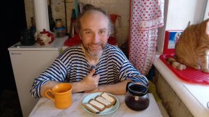 Завтрак с Рыжулей. Поверхностный и прерывистый сон. Мукбанг. Обжор. Еда на камеру. Диета. Шизофрения