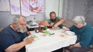 Кушаем вареники из магазина Оцениваем на вкусовые отличия от домашних