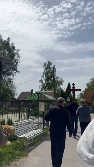 Отнять у нас отца Сергия — значит погубить приход. Просим вышестоящие органы разобраться